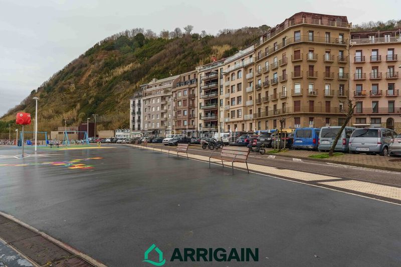 Foto 8cc7ff94-24c5-4575-af92-f054f8577060. Piso  en venta en Gros, junto a la playa de la zurriola en Donostia - San Sebastián