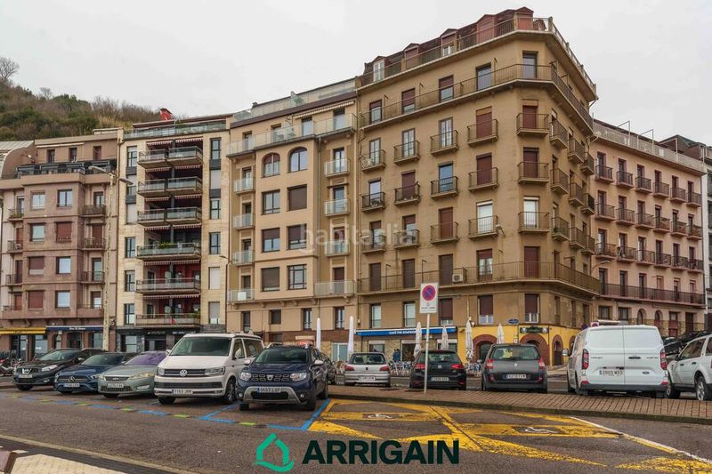 Foto db7e7837-3c63-4f23-a7be-8a2c8c4acff0. Piso  en venta en Gros, junto a la playa de la zurriola en Donostia - San Sebastián