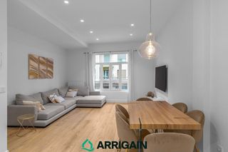 Flat  Kolon pasealekua. Piso en venta en gros, paseo colón, reformado y con balcón