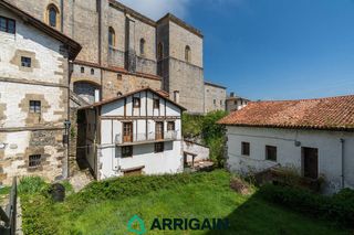 Casa  Aitzpea kalea. Casa en venta en aia, junto a la iglesia, con jardín y terreno u