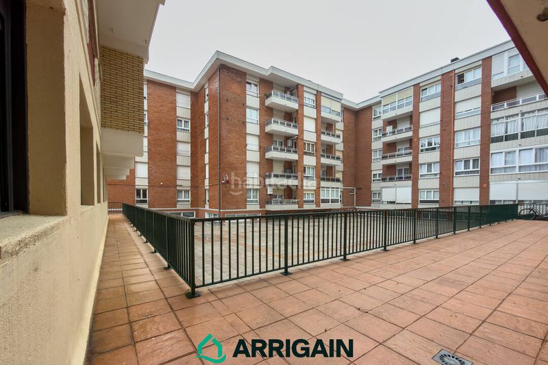 Foto 43c749cb-e87c-4537-a38c-32ece8760dc7. Local comercial a Zarautz