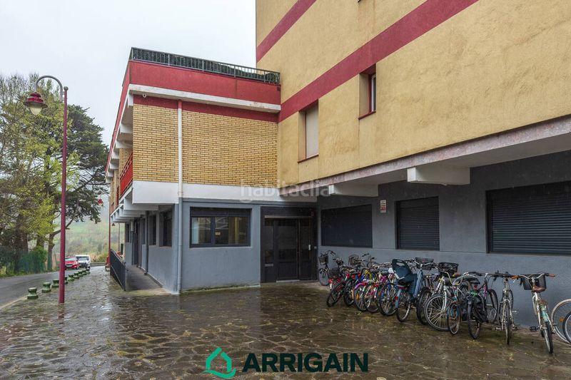 Foto 9256f328-298f-4095-b0a4-2db5d6ec20e0. Local comercial a Zarautz