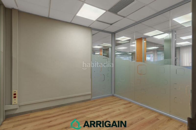 Foto b917683e-fdb8-4f3e-8b54-e342ce2fe267. Local comercial a Zarautz