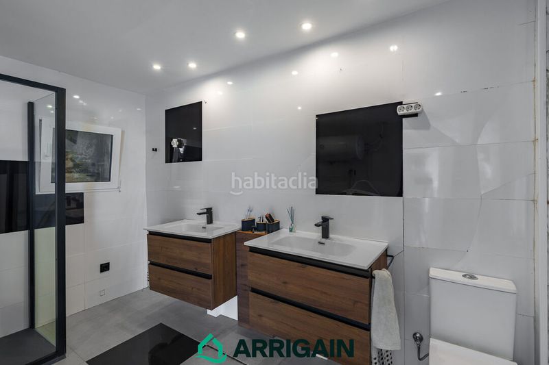 Foto 6e88a858-3e84-4db2-8b46-cd93815815ac. Casa amb calefacció aparcament a Hondarribia