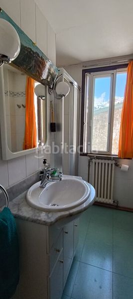 Foto e6a71659-d829-4397-a368-b3d627256688. Pis amb calefacció aparcament a Aisa