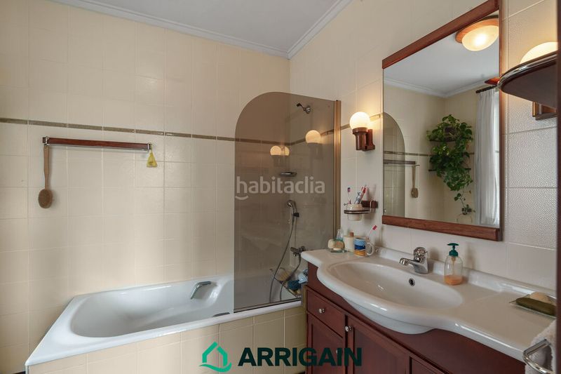 Foto 031037e2-d216-4b48-a9c5-a27b3c221c2d. Casa amb calefacció aparcament a Pinar - Anaka - Belaskoenea Irun