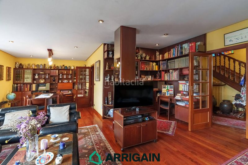 Foto ab8acc5a-850b-40e2-abd7-dac762a6f5e3. Casa amb calefacció aparcament a Pinar - Anaka - Belaskoenea Irun