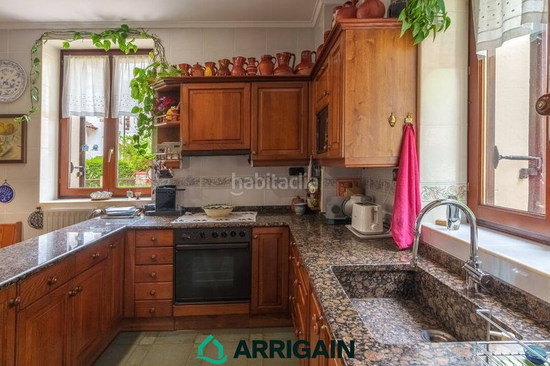Foto b0bce46f-f57f-436f-b418-77dba0c4258c. Casa amb calefacció aparcament a Pinar - Anaka - Belaskoenea Irun