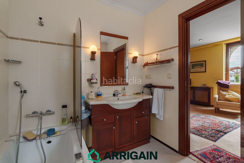 Foto e8ff3b90-ebf8-4889-a31f-37da757ca34e. Casa amb calefacció aparcament a Pinar - Anaka - Belaskoenea Irun