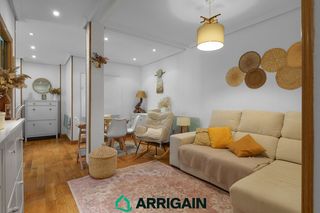 Piso  Euskadi etorbidea. Se vende piso en trintxerpe, donostia, reformado, con balcón y a