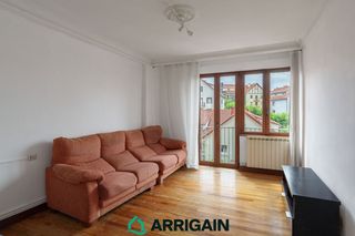 Pis a Ametzagaña 39. Piso con terraza y orientación sur en venta en egia