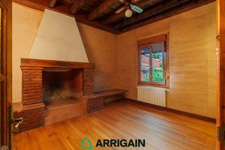 Casa pareada  Alto de amara. Se vende villa adosada con jard�n a un paso del centro de san se