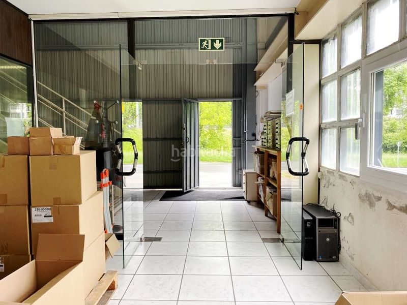 Foto a0ced6c9-be0b-490d-ac0d-e856916756f7. Nau industrial a Andoain
