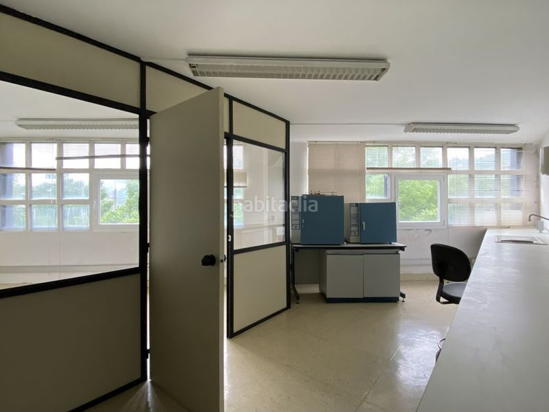Foto db0a10b4-1b29-4436-a949-c005408431ae. Nau industrial a Andoain