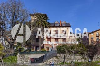 Casa a Ategorrieta hiribidea 46. En ategorrieta, junto al reloj. vendo una villa unifamiliar en p