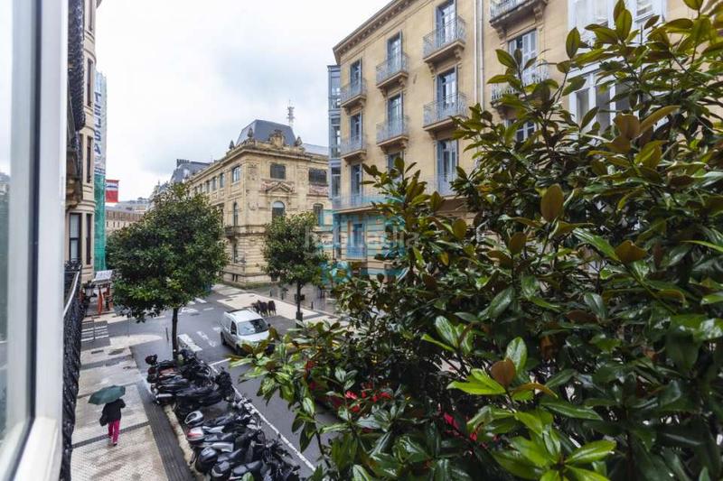 Foto 01d0d51b-6c8e-42c9-8cf9-e7ba794d7685. Miete büro mit heizung in Área Romántica Donostia - San Sebastián