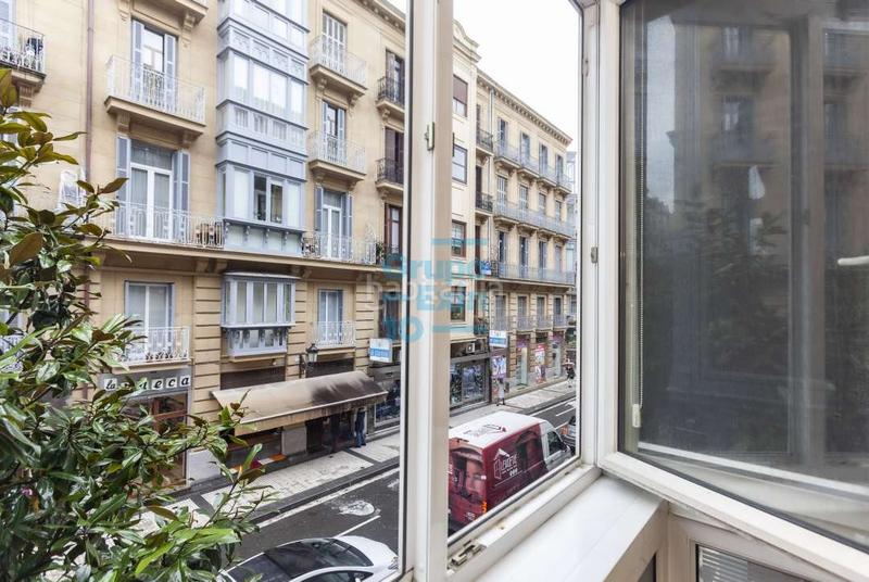 Foto 79ce56c4-bb21-4dc2-9576-37ee29c89b3f. Miete büro mit heizung in Área Romántica Donostia - San Sebastián