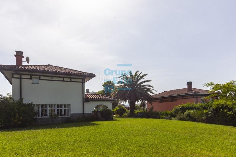 Foto 1ab2c1fb-1fb5-497d-bc28-7a1747276f7b. Casa villa unifamiliar de reciente construcción en parcela de 846m2, a 5 minutos andando del centro en Usurbil