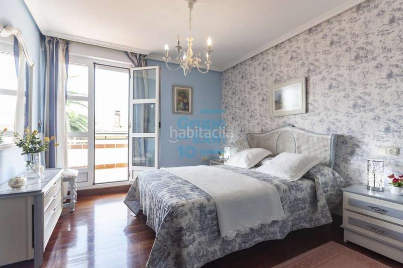 Foto adeca840-84ee-4eb0-95d7-78b2b2097620. Casa villa unifamiliar de reciente construcción en parcela de 846m2, a 5 minutos andando del centro en Usurbil