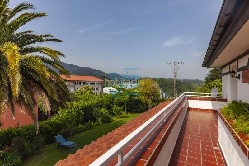 Foto b30e707e-003f-4a0a-834b-4edb7d1ee20b. Casa villa unifamiliar de reciente construcción en parcela de 846m2, a 5 minutos andando del centro en Usurbil
