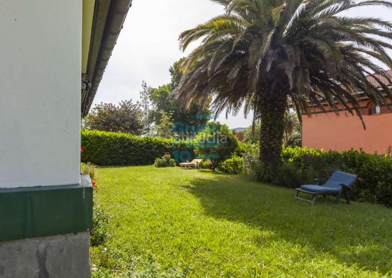 Foto e6b168e4-8176-47bf-863d-0a38722dc2cd. Casa villa unifamiliar de reciente construcción en parcela de 846m2, a 5 minutos andando del centro en Usurbil