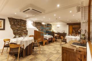 Local Comercial a Kolon pasealekua 21. Restaurante impoluto, en perfecto estado de conservación y con g