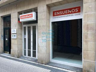 Location Local commercial à Garibai kalea 7. Calle garibay, junto al boulevard, en zona muy comercial, alquil