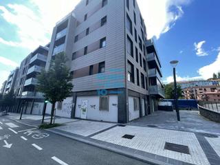 Location Local commercial à Estella lizarra 13. Local ideal para academia, justo frente al mayor colegio de san