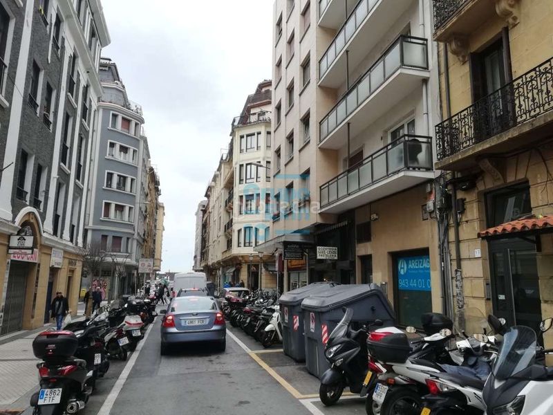 Foto a623c4f5-9e3a-4ac5-845c-108929357c69. Local comercial a calle bermingham 13 a Gros Donostia - San Sebastián