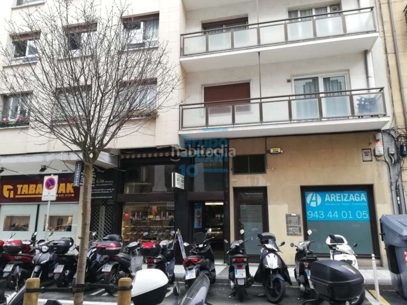 Foto ad438cae-22ed-4bad-b96f-b27e30f22b2a. Local comercial a calle bermingham 13 a Gros Donostia - San Sebastián