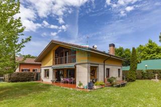 Xalet  Martieta etxadia. Villa unifamiliar de construcción reciente junto hipica audele,