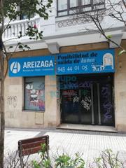 Location Local commercial à San francisco kalea 33. Local con posibilidad de salida de humos recogida en estatutos e