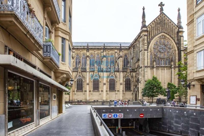 Foto 2d37f5c1-b586-4936-8ab0-195d666fd6a6. Rent business premise in buen pastor 10 in Área Romántica Donostia - San Sebastián