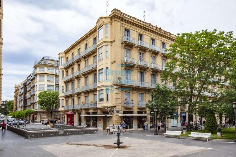 Foto ce3c1f02-01c2-4806-a7e4-1ac24933adcc. Rent business premise in buen pastor 10 in Área Romántica Donostia - San Sebastián