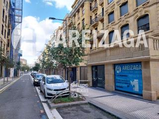 Location Local commercial à Zabaleta kalea 49. Local con salida de humos instalada, de gran superficie y con sa
