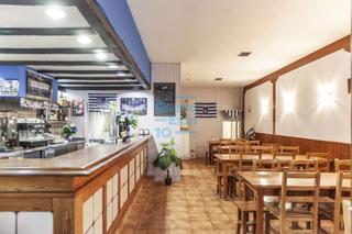 Local commercial à Ignacio mercader plaza 9. Venta de bar  restaurante licencia grupo 2 en buen estado en la