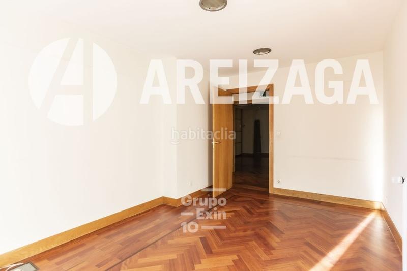 Foto b7727d4e-36a3-43a6-93ed-62c40eb63f99. Miete etagenwohnung mit heizung parking in Área Romántica Donostia - San Sebastián