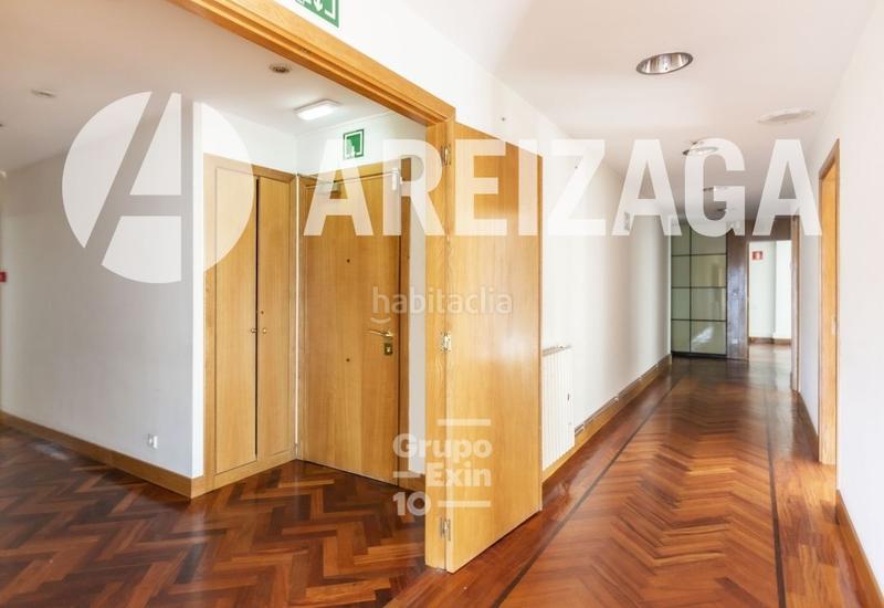 Foto db86b81b-d73b-42ad-9b3d-e825ab2116e6. Miete etagenwohnung mit heizung parking in Área Romántica Donostia - San Sebastián