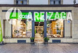 Lloguer Local Comercial a Gipuzkoa plaza 8. Local muy especial, ubicado en calle peatonal con mucho tráfico