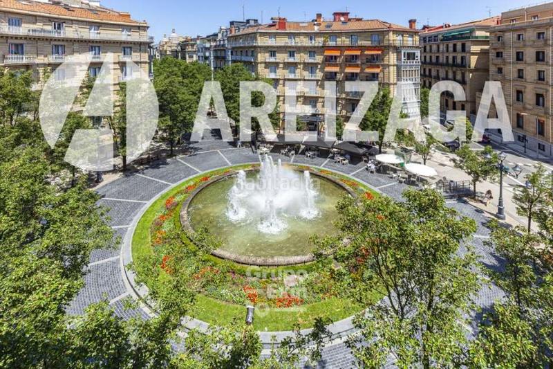 Foto c12dad44-f6b5-4f3e-a59c-47ad7eff5656. Flat with heating in Área Romántica Donostia - San Sebastián