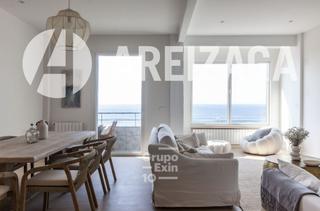 Affitto Appartamento in Zurriola hiribidea 26. Se alquilavivienda amueblada prácticamente nueva a estrenar con