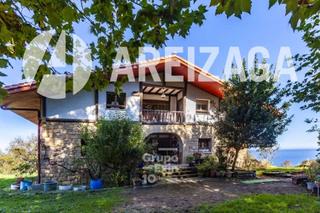 Casa a Buztinzuri bidea 12. Igeldo. villa de construcción reciente, con imponentes vistas al