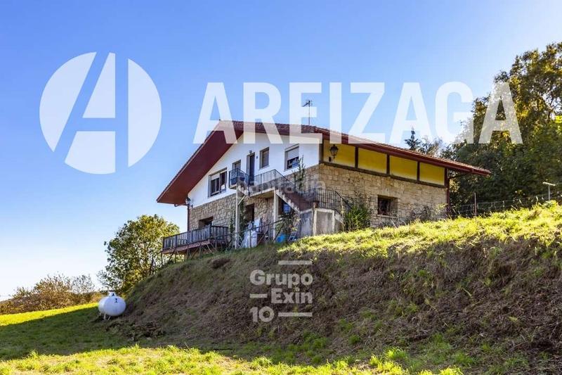 Foto 97c1e4f0-4433-40aa-bc8b-d36b37e3ec73. Casa en buztinzuri bidea 12 Igeldo. villa de construcción reciente, con imponentes vistas al mar, ubicada en una parcela de 7.000 m2. en Donostia - San Sebastián