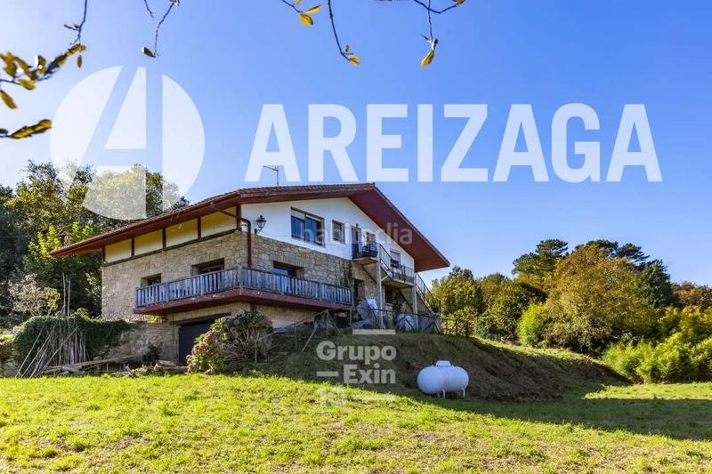 Foto a116995b-f4d7-4b58-94a8-3c5698a1a61a. Casa en buztinzuri bidea 12 Igeldo. villa de construcción reciente, con imponentes vistas al mar, ubicada en una parcela de 7.000 m2. en Donostia - San Sebastián