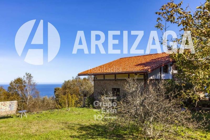 Foto f69abd90-84ac-40e3-b221-9623265e4087. Casa en buztinzuri bidea 12 Igeldo. villa de construcción reciente, con imponentes vistas al mar, ubicada en una parcela de 7.000 m2. en Donostia - San Sebastián