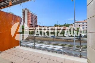 Pis a Zarautz kalea avenida de zarautz 124. Se vende vivienda en el antiguo de 3 dormitorios dobles con terr