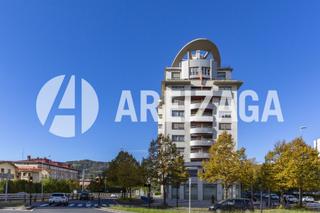 Appartement à Zarautz kalea avenida de zarautz 124. Se vende vivienda en el antiguo de 3 dormitorios dobles con terr
