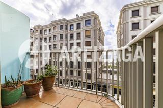 Piso en Zabaleta kalea 42. Venta de vivienda a reformar de 3 habitaciones y dos baños con u