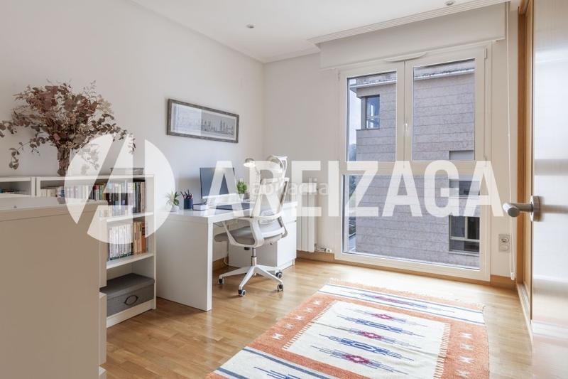 Foto a74d987c-2027-41f3-85e2-f60544a59977. Piso Riberas de loiola espaciosa y luminosa vivienda en décima planta, con terraza y vistas al río urumea. con garaje opcional. piso i en Donostia - San Sebastián