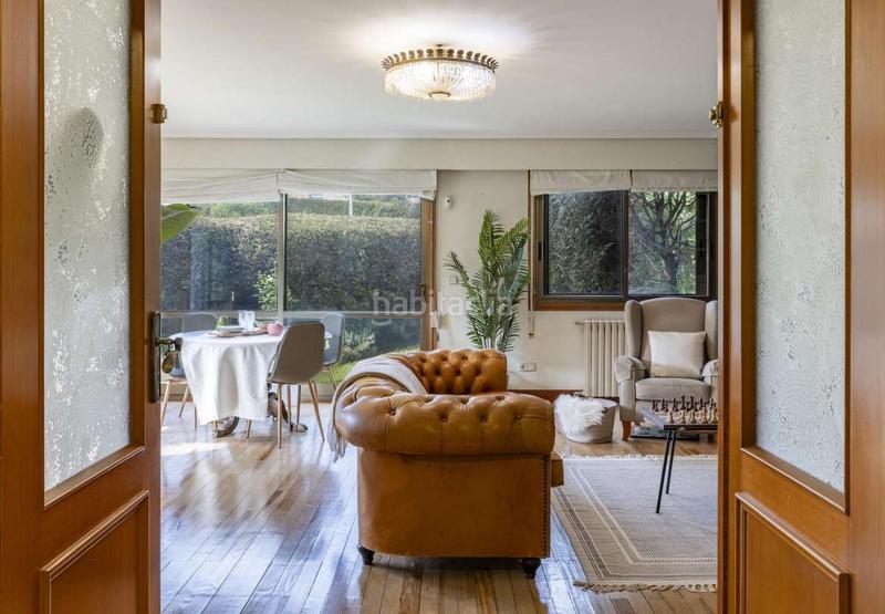 Foto 04556dc0-bb37-4b91-84bc-727998715924. Casa aparellada amb calefacció aparcament a Aiete Donostia - San Sebastián